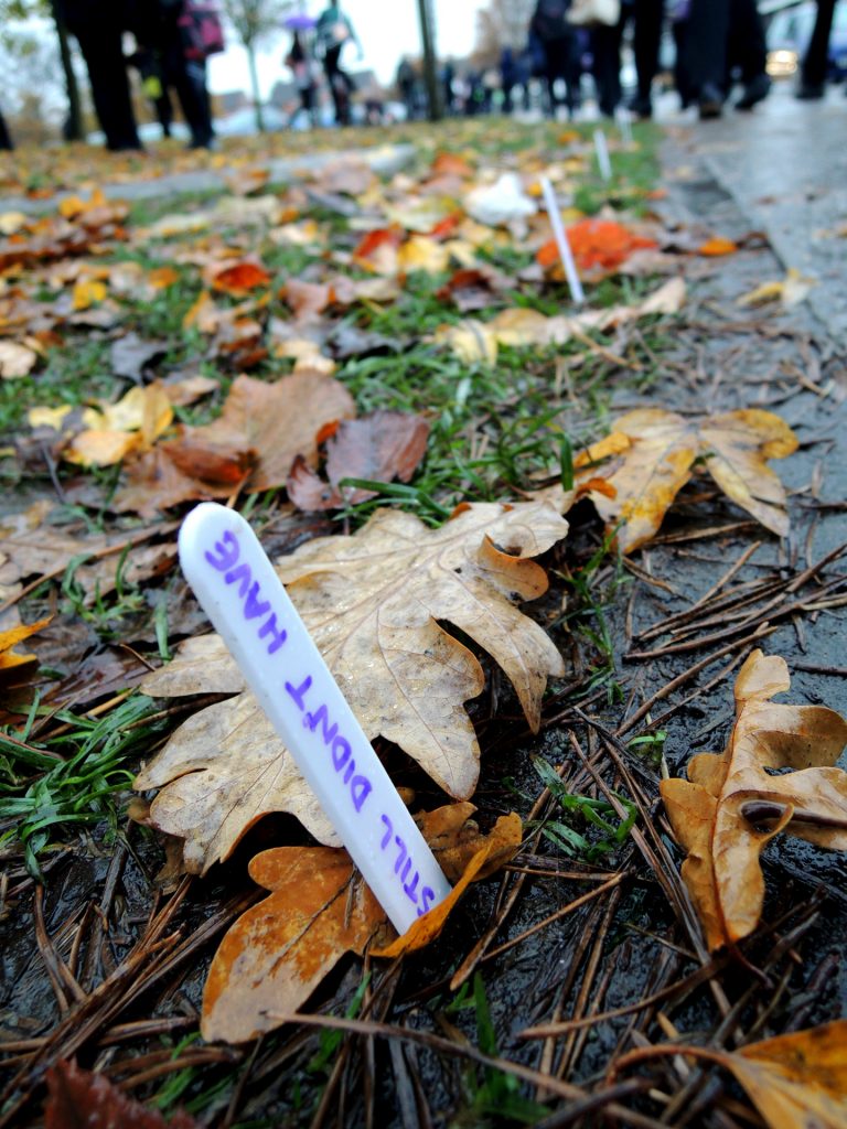  scratch site specific public art / storytelling with school pupils in lincolnshire.
the sort of project i love doing, opening the eyes of young people to using words in creative ways.
this one was a trail around the school grounds telling a pupils story of an eventful first day is school.
[NK arts] 